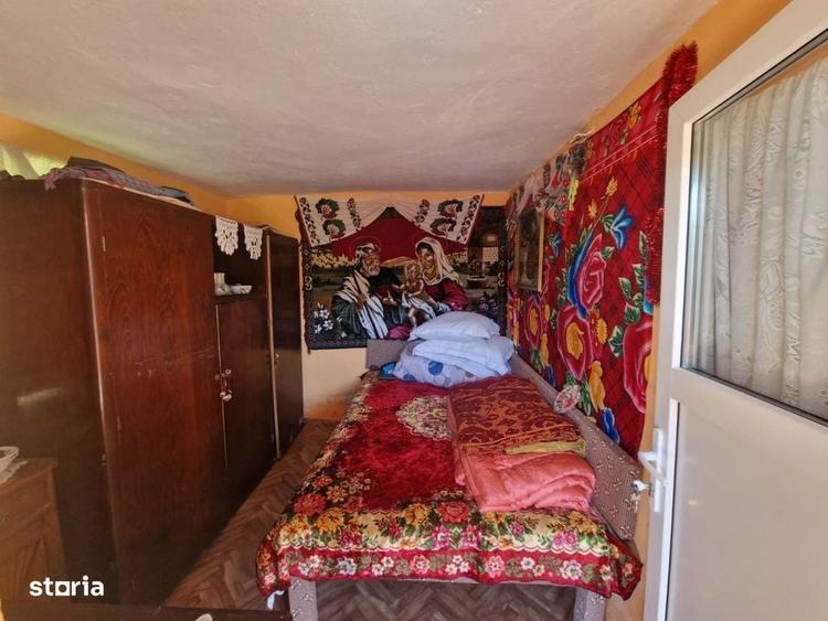 Casă cu 2 camere cu Teren 1150 Mp în Boțești