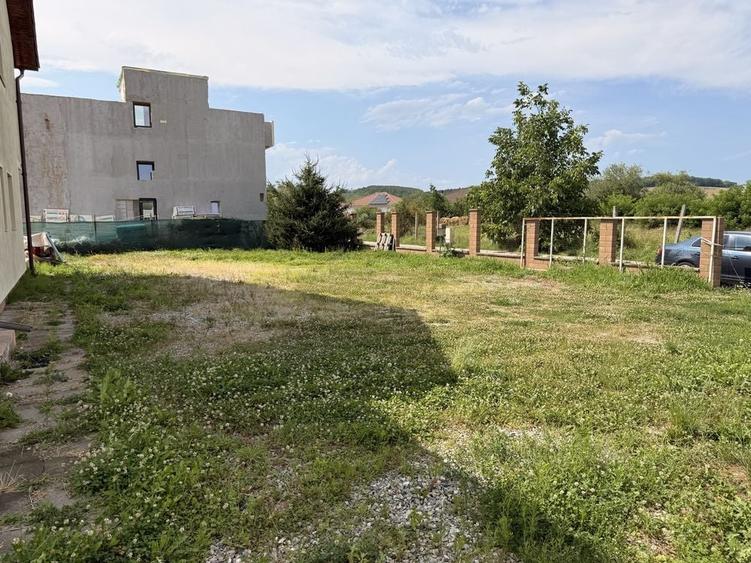 Casă cu 4 camere în Cristian
