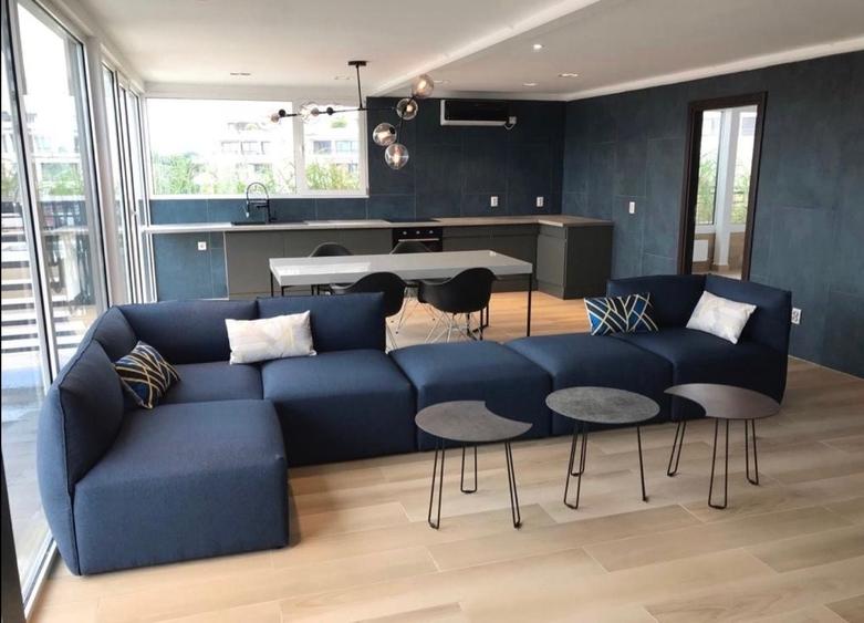 Apartament cu 21 camere decomandat în Herăstrău