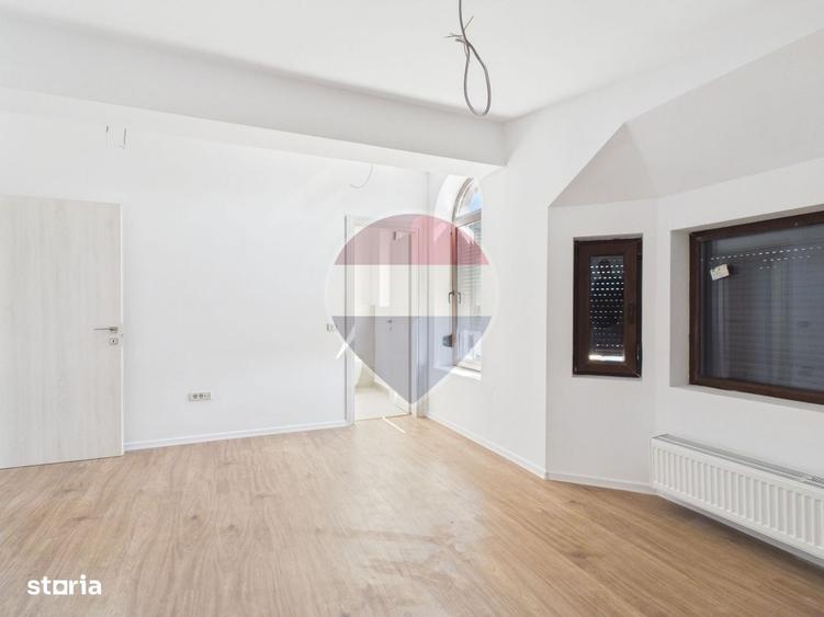 Casă cu 4 camere în Ostratu