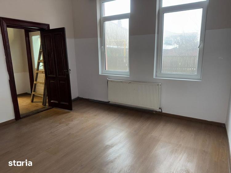 Casă cu 3 camere cu Teren 367 Mp în Central