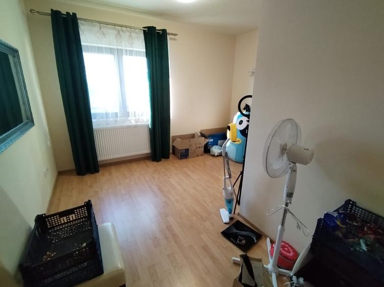 Spațiu comercial, de 80 mp, în Valea Adâncă