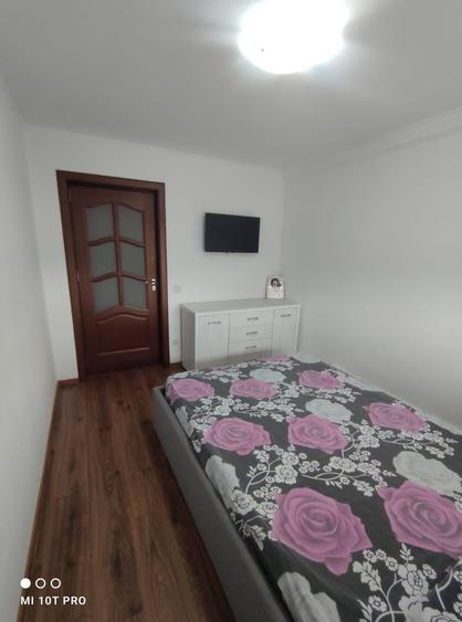 Apartament cu 3 camere decomandat, mobilat în Găvana