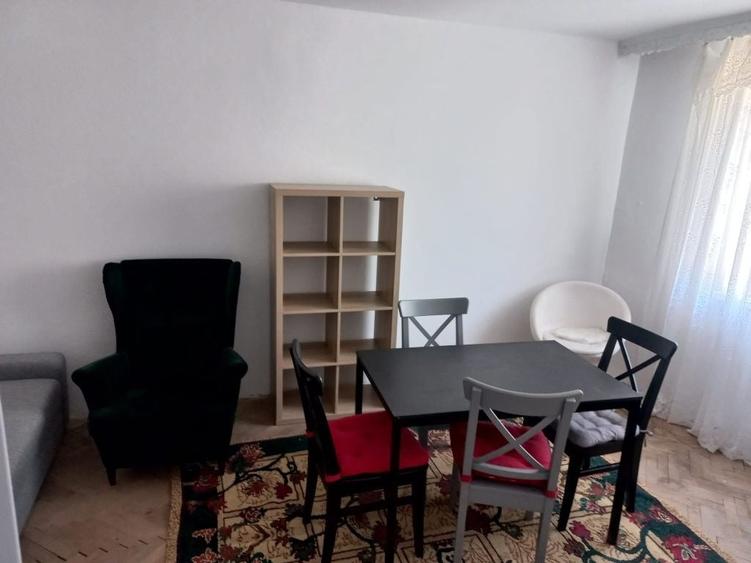 Apartament cu 2 camere decomandat în Dodeni