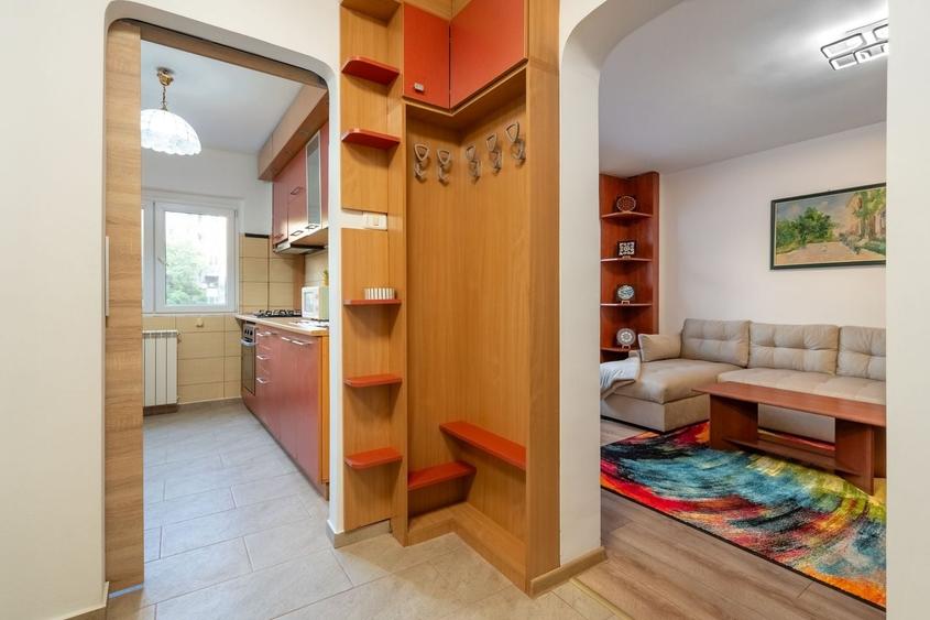 Apartament cu 2 camere semidecomandat, mobilat în Crângași