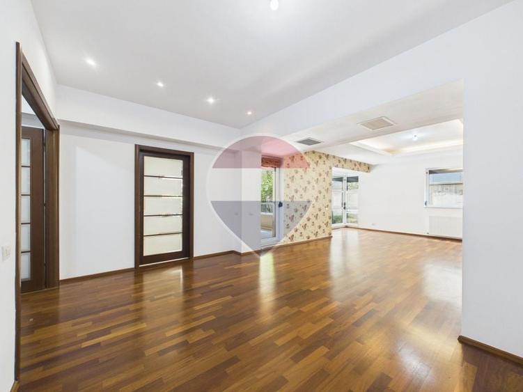 Apartament cu 3 camere decomandat, mobilat în Șoseaua Nordului