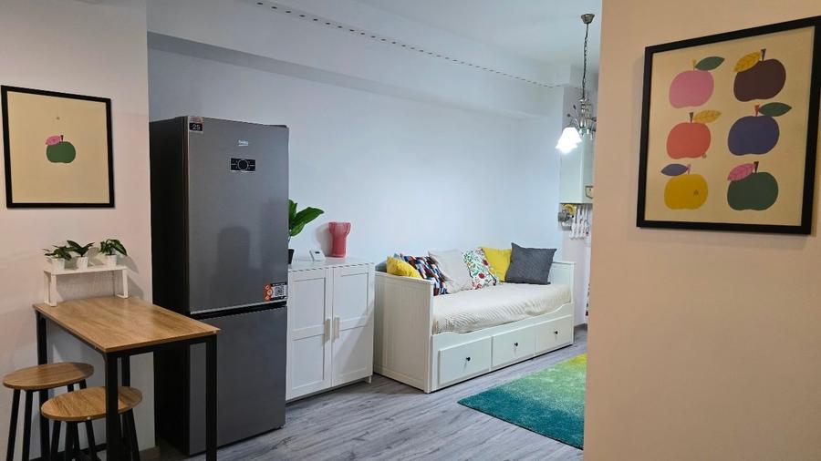 Apartament cu 2 camere semidecomandat, mobilat în Politehnica