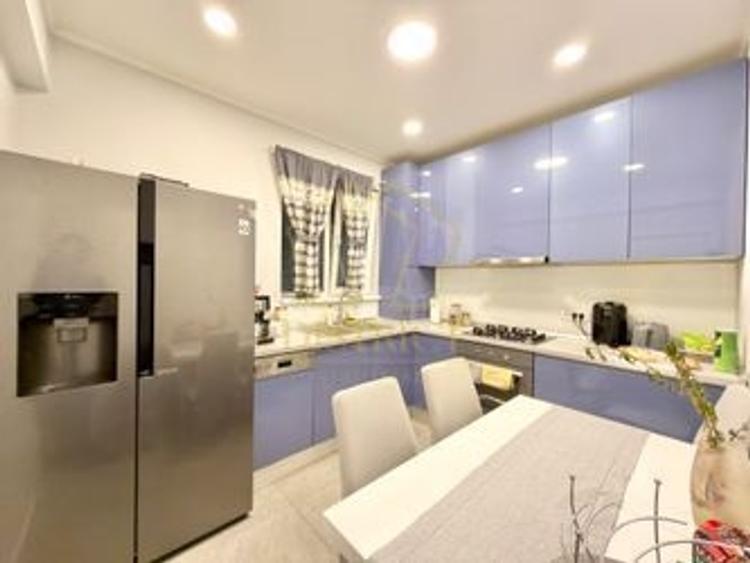 Apartament cu 3 camere decomandat, mobilat în Braytim