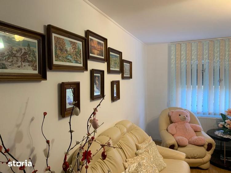 Apartament cu 3 camere decomandat în Central