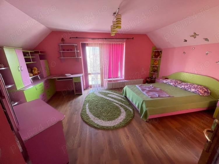 Casă cu 6 camere în Sebiș