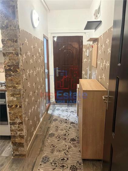 Apartament cu 2 camere semidecomandat în Filiași