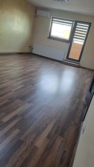 Apartament cu 5 camere circular în P-ța Muncii