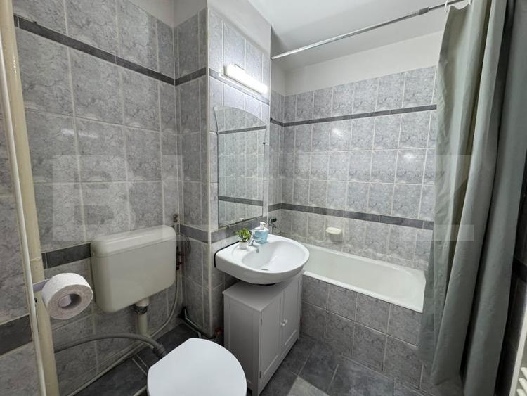 Apartament cu 3 camere decomandat, mobilat în Torontalului