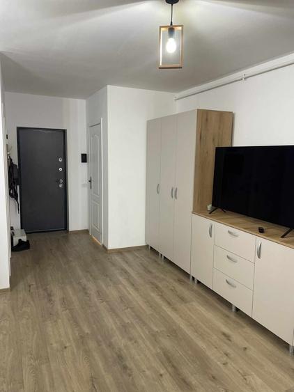Apartament cu 2 camere semidecomandat în Cetate