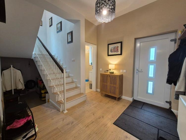Duplex cu 4 camere cu Canalizare în Dumbrăvița