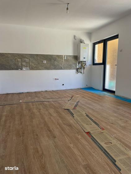 Casă cu 2 camere cu Teren 400 Mp în Mărgineni