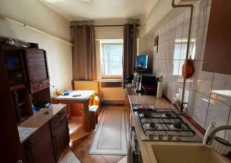Apartament cu 2 camere decomandat, mobilat în Dacia