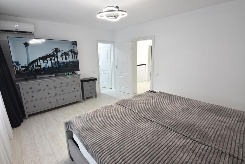 Duplex cu 4 camere cu Canalizare în Domnești