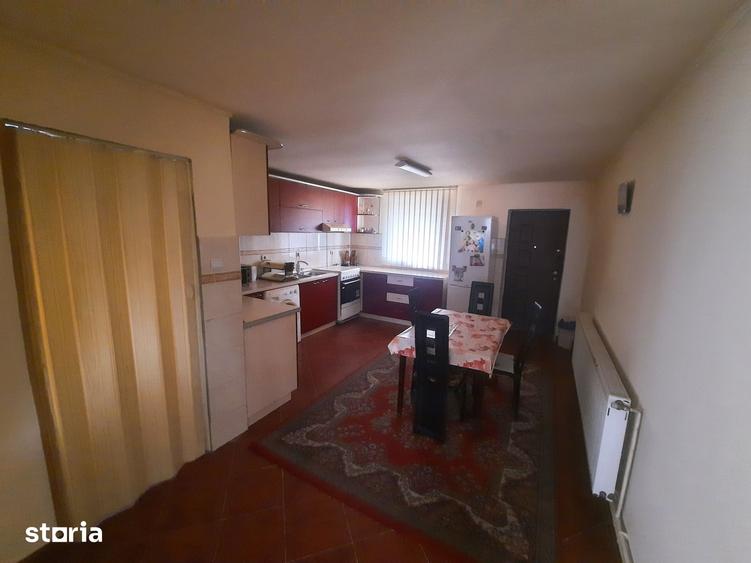 Casă cu 4 camere cu Teren 1376 Mp în Moftin