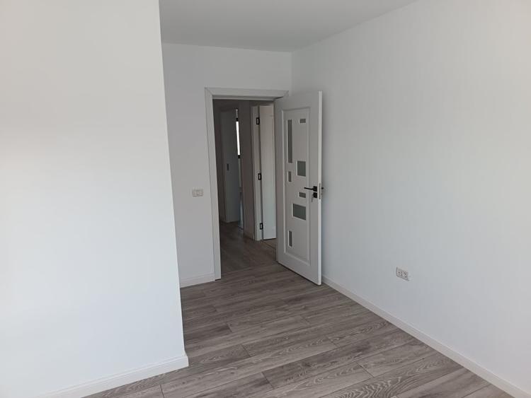 Duplex cu 4 camere cu Canalizare în Valea Lupului