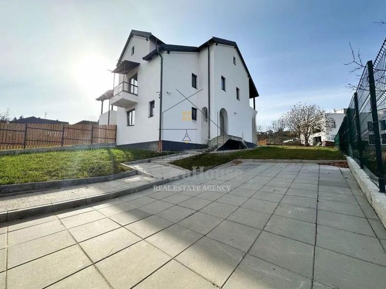 Duplex cu 5 camere cu Canalizare în Feleacu