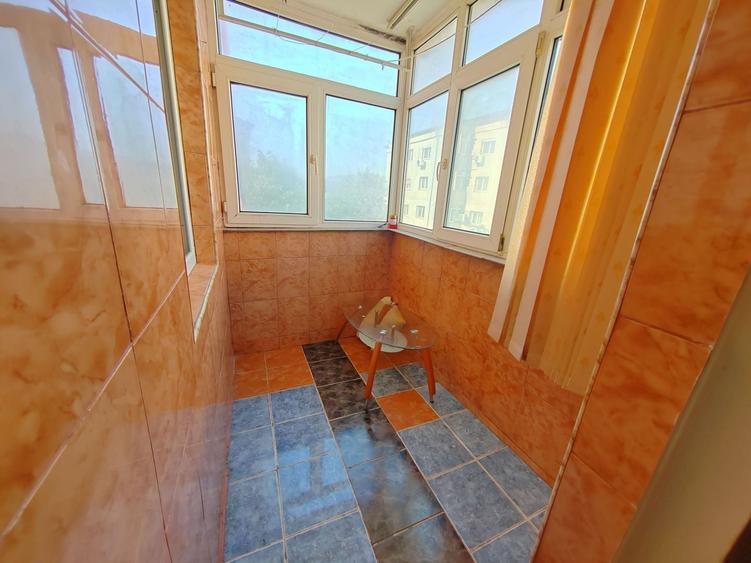 Apartament cu 2 camere decomandat, mobilat în Podul de Fier