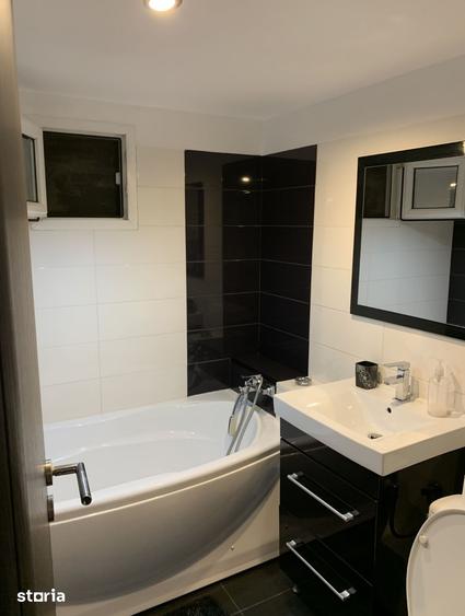Apartament cu 3 camere decomandat în Berceni