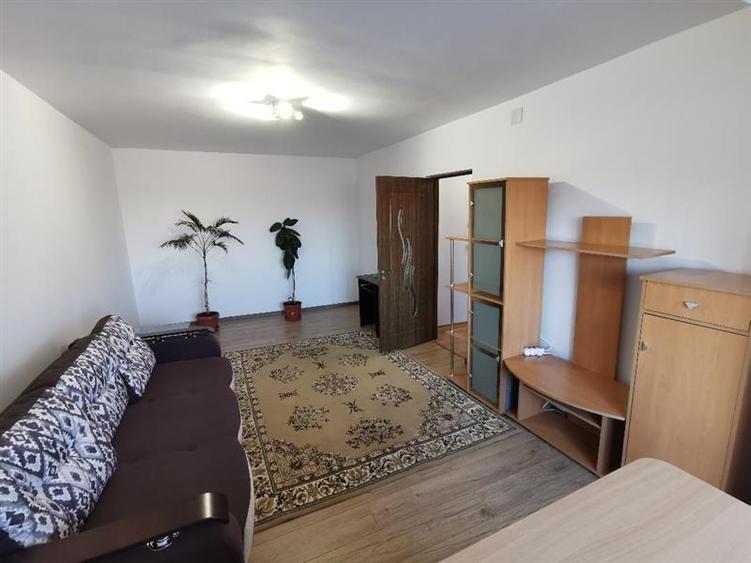 Apartament cu 2 camere decomandat, mobilat în Centrul Civic