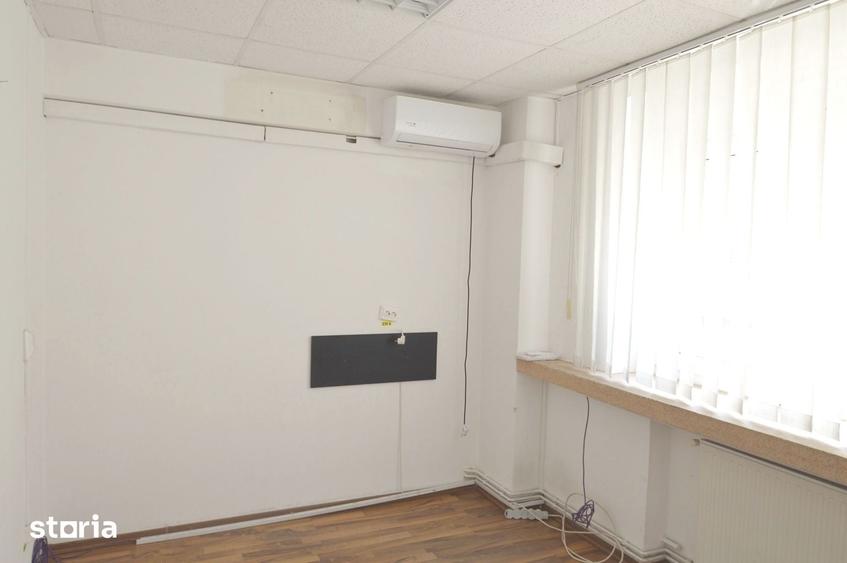 Apartament cu 3 camere în Victoriei
