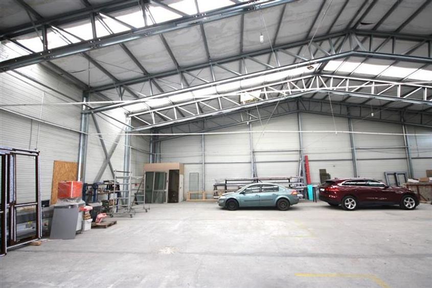 Proprietate pozitie exceptionala, teren 10,000 mp, deschidere DN1 36 ml, hala, b - 12