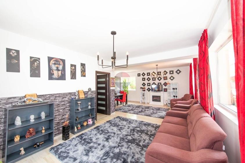 Casă individuală cu 7 camere cu Teren 383 Mp în Berceni