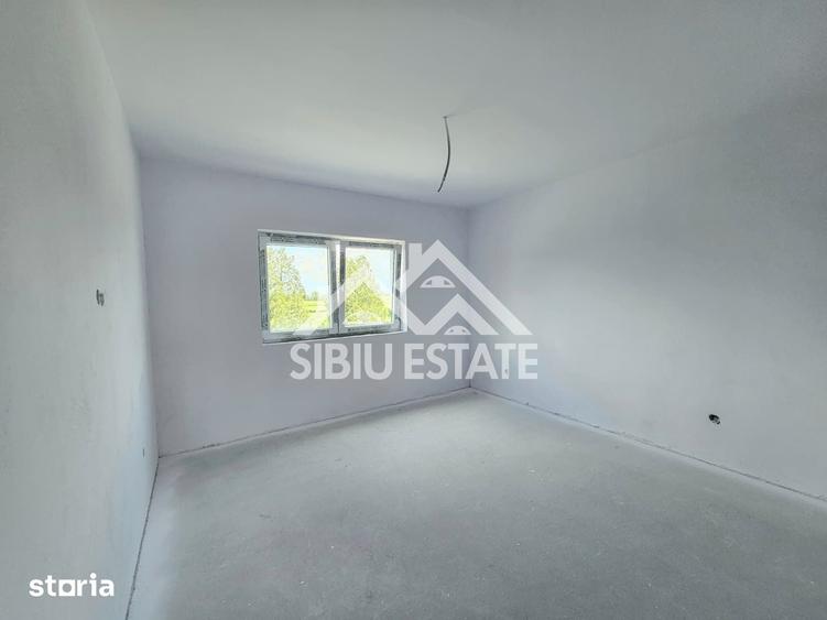 Casă cu 5 camere cu Teren 280 Mp în Central