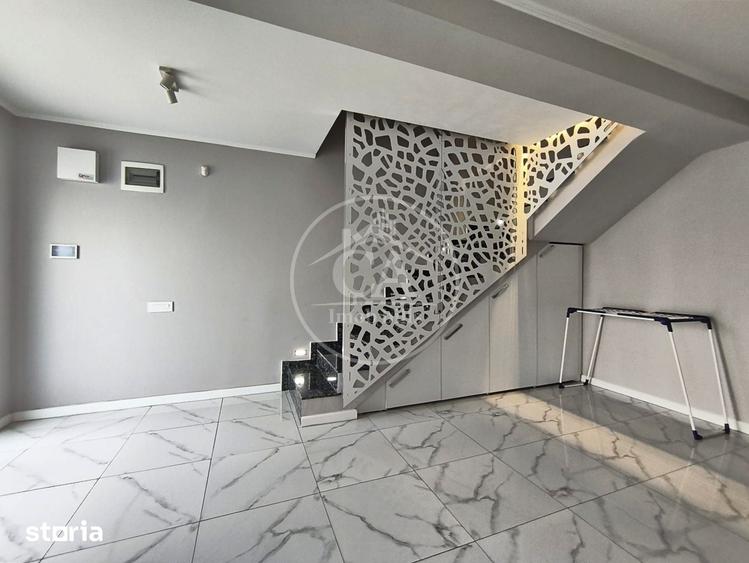 Casă cu 4 camere decomandat cu Teren 300 Mp în Central