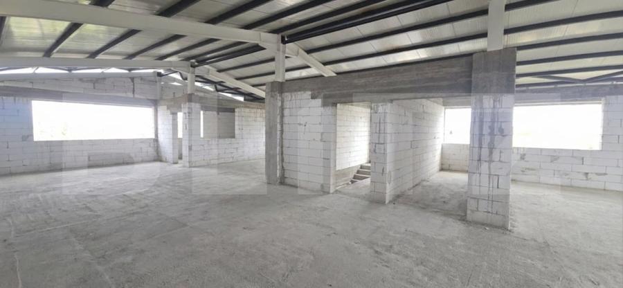 Spațiu comercial, de 893 mp, în Cornitoiu