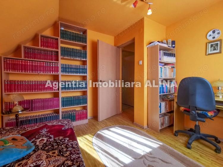 Casă cu 3 camere în Vulcan