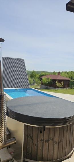 Casă individuală cu 8 camere cu Piscina în Cordău