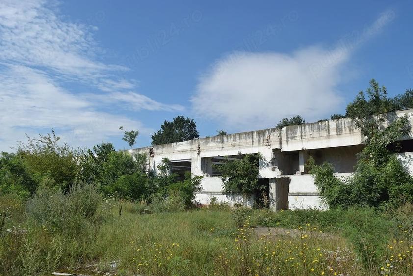 Teren de 50500 mp, în Central