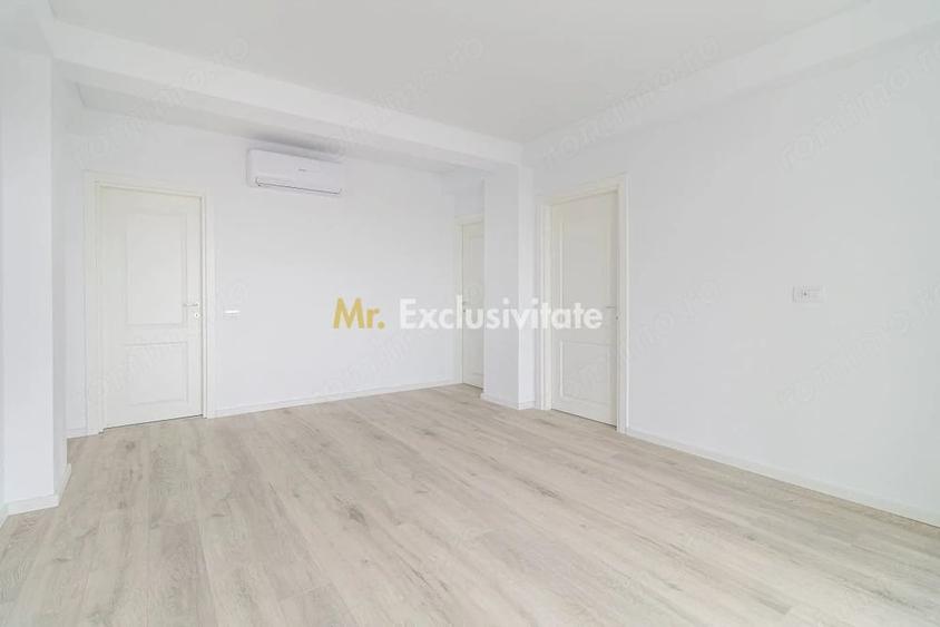 Apartament cu 5 camere semidecomandat în 1 Decembrie