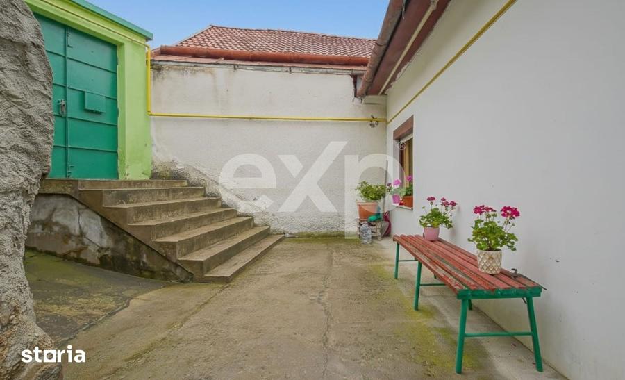Casă cu 5 camere cu Teren 355 Mp în Schei