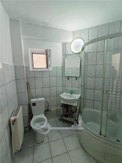 Apartament cu 3 camere decomandat în Nicolina