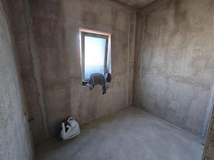Duplex cu 3 camere cu Canalizare în Urseni