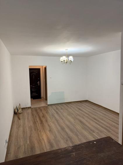 Garsonieră decomandată în Drumul Taberei