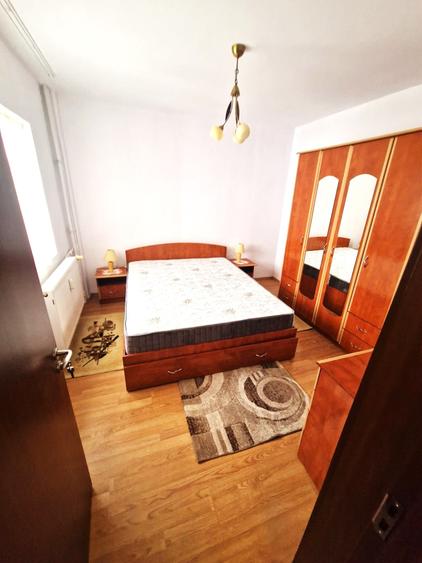 Apartament cu 2 camere decomandat în Drumul Taberei