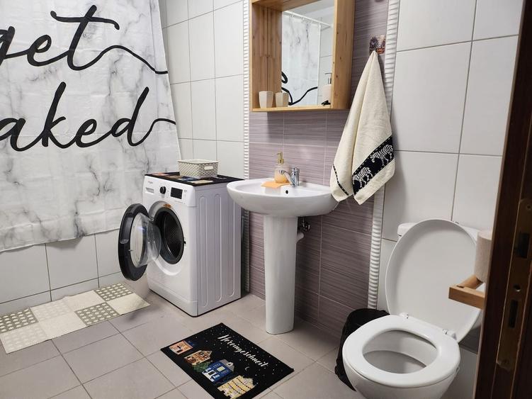 Apartament cu 2 camere decomandat, mobilat în Splaiul Unirii