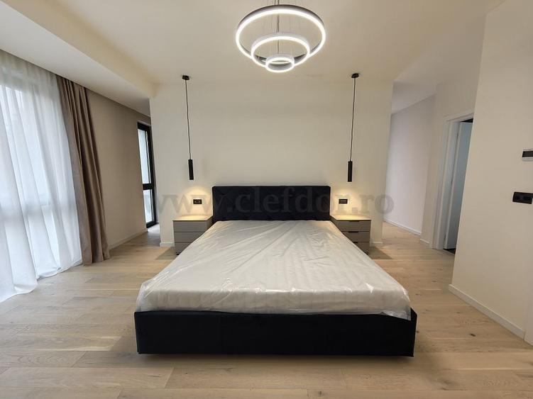 Casă individuală cu 6 camere cu Piscina în Iancu Nicolae