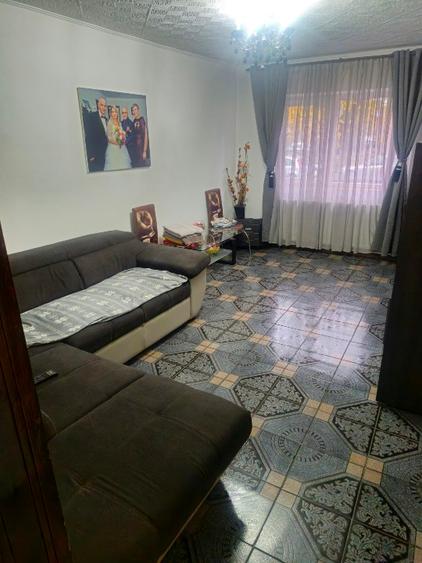 Apartament cu 3 camere semidecomandat în Exterior Sud