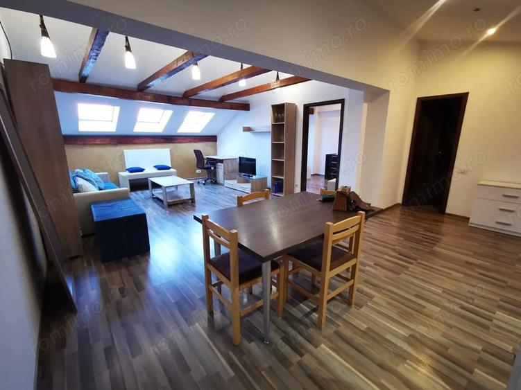 Apartament cu 2 camere semidecomandat în P-ța Unirii