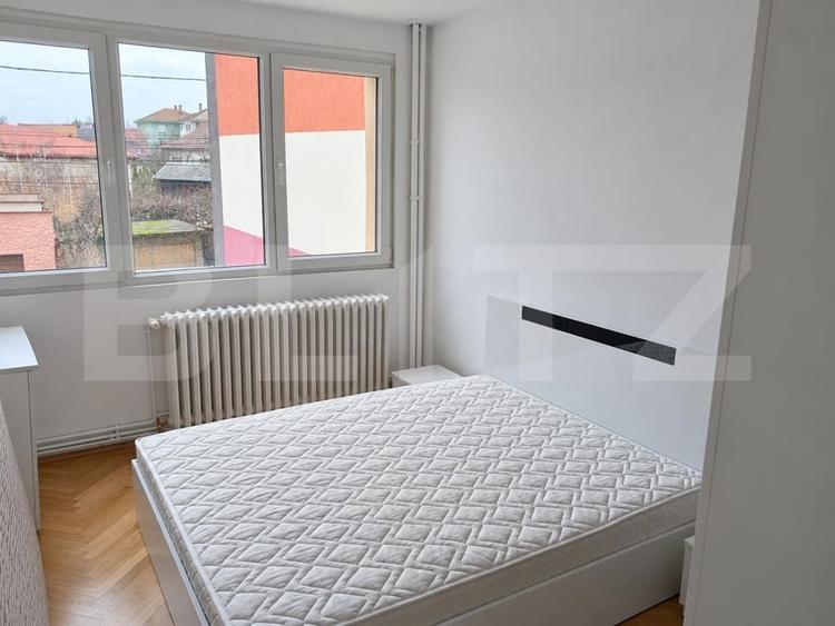 Apartament cu 2 camere semidecomandat, mobilat în Complex Studențesc