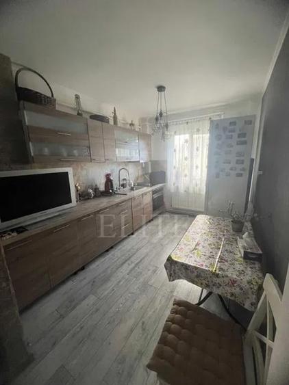 Apartament cu 3 camere decomandat în Mărăști