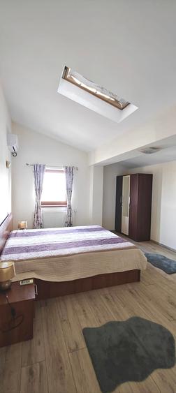 Apartament cu 4 camere decomandat, mobilat în Băneasa
